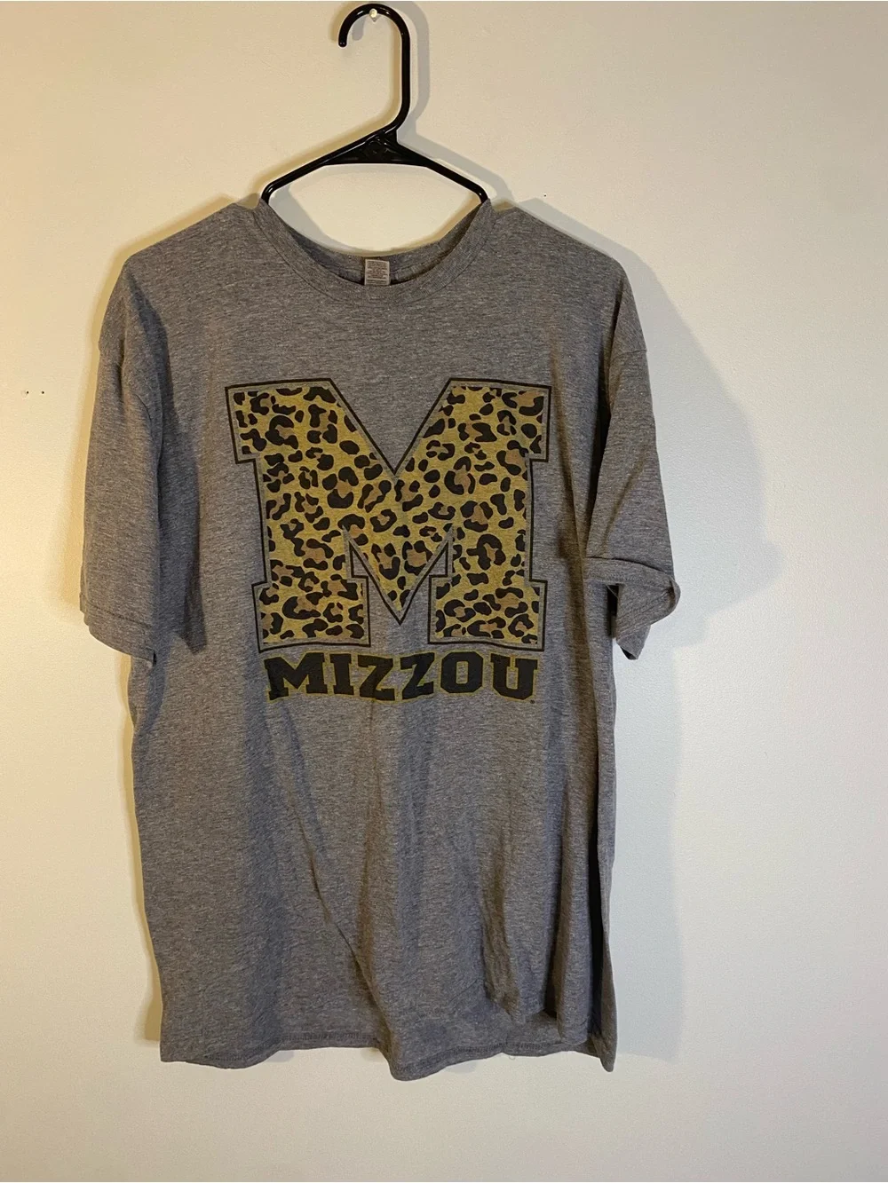 Gildan Gray MIZZOU Women’s Tee with Leopard Print Large M